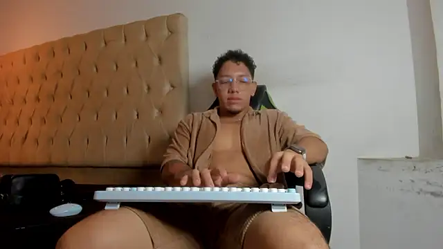 MaxSeduce23 online show from 02-20-26, 01:11