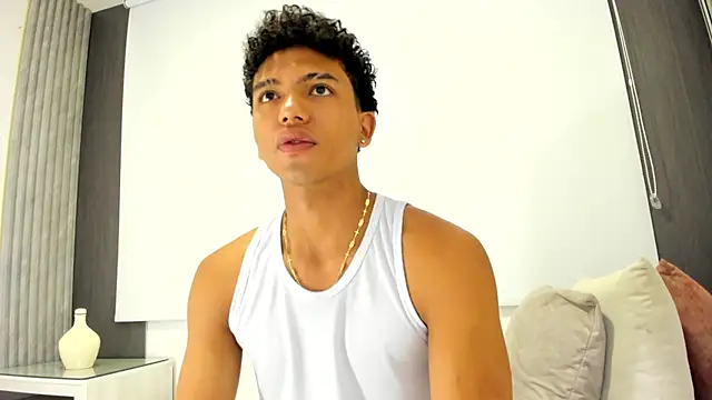 Snapshot of jhoystrong_ chatting on 02-15-26, 01:41 jhoystrong online show from 02-15-26, 01:41