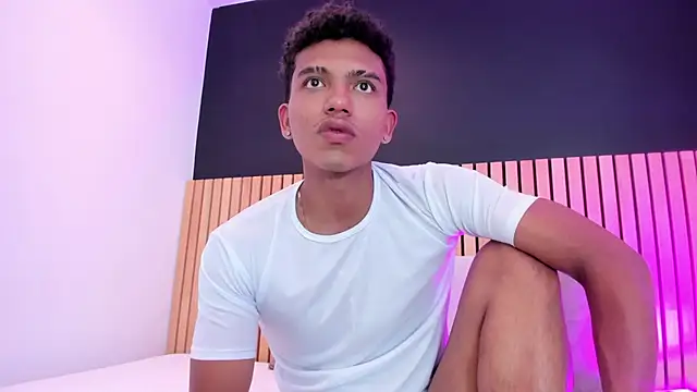 Snapshot of jhoystrong_ chatting on 02-25-26, 07:34 jhoystrong online show from 02-25-26, 07:34