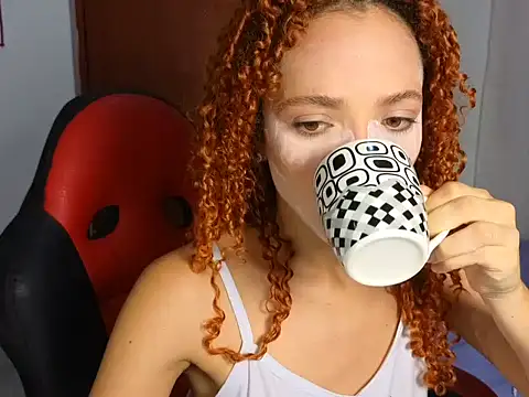 Snapshot of CandyyMonroe chatting on 02-20-26, 12:05 CandyyMonroe online show from 02-20-26, 12:05