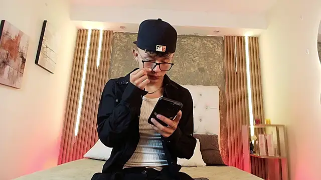 Dark Nico online show from 03-19-26, 03:43