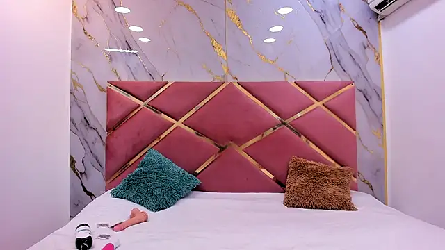 Snapshot of Lilith_Kramston chatting on 02-18-26, 03:35 Lilith Kramston online show from 02-18-26, 03:35