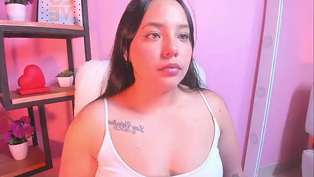 Snapshot of melanie_velle chatting on 02-18-26, 03:35 melanie velle online show from 02-18-26, 03:35