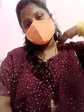 Snapshot of tamilkaviya431 chatting on 02-13-26, 05:42 tamilkaviya431 online show from 02-13-26, 05:42