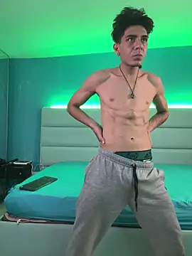 Snapshot of abrilandjulian chatting on 02-19-26, 12:23 abrilandjulian online show from 02-19-26, 12:23