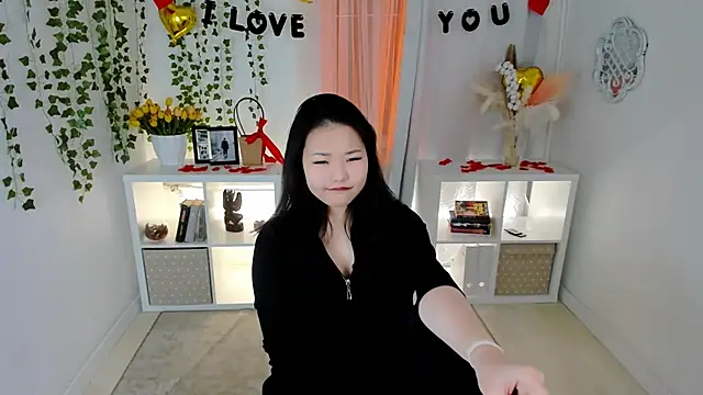 YunaArai online show from 02-14-26, 03:42