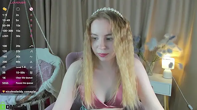 Snapshot of Linda__Bloom chatting on 03-02-26, 01:30 Linda Bloom online show from 03-02-26, 01:30