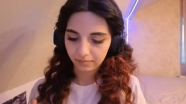 Snapshot of Blissmissataeses chatting on 02-16-26, 11:39 Blissmissataeses online show from 02-16-26, 11:39