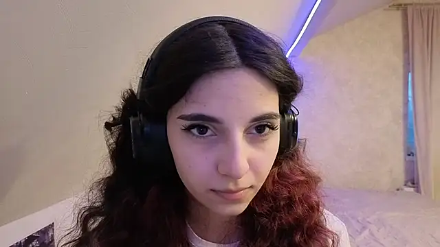 Snapshot of Blissmissataeses chatting on 02-18-26, 11:39 Blissmissataeses online show from 02-18-26, 11:39