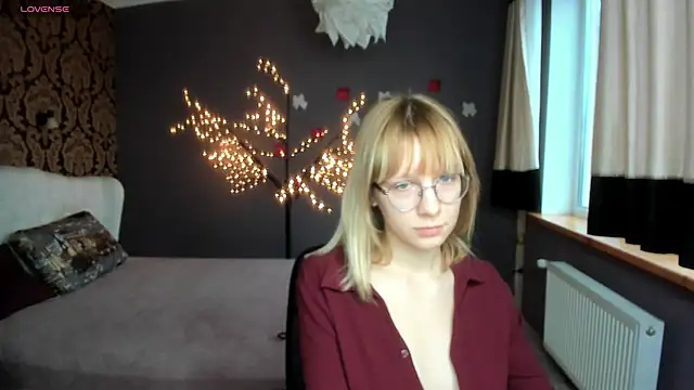 Snapshot of CandicaHoney chatting on 02-26-26, 12:48 CandicaHoney online show from 02-26-26, 12:48