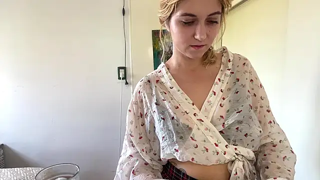 Snapshot of Sophiasnarl chatting on 02-21-26, 07:26 Sophiasnarl online show from 02-21-26, 07:26