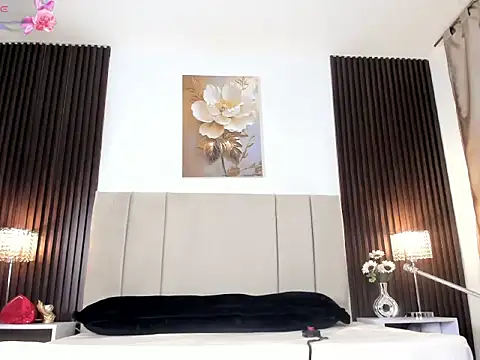 Snapshot of _MiLa_Dyva chatting on 02-25-26, 03:54 MiLa Dyva online show from 02-25-26, 03:54