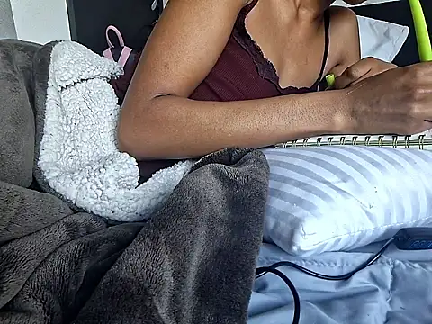 Cinnamonbunn online show from 02-26-26, 06:18