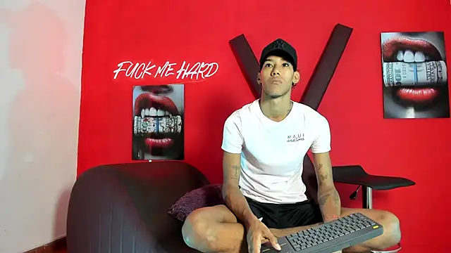 Snapshot of GREEN_BOYS chatting on 02-26-26, 07:40 GREEN BOYS online show from 02-26-26, 07:40