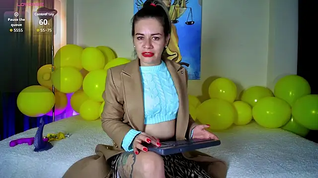 Snapshot of oriana_thomson01 chatting on 05-16-26, 04:20 oriana thomson01 online show from 05-16-26, 04:20