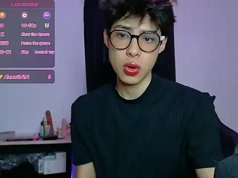 Snapshot of leotnk chatting on 02-18-26, 09:33 leotnk online show from 02-18-26, 09:33