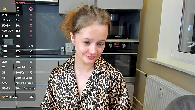 Mary Phoenix online show from 02-15-26, 04:25