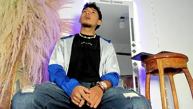 Ian Hunter online show from 02-17-26, 01:18