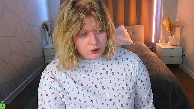 luna c0ra online show from 04-18-26, 12:58