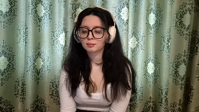 Snapshot of MindyMinty chatting on 02-17-26, 06:43 MindyMinty online show from 02-17-26, 06:43
