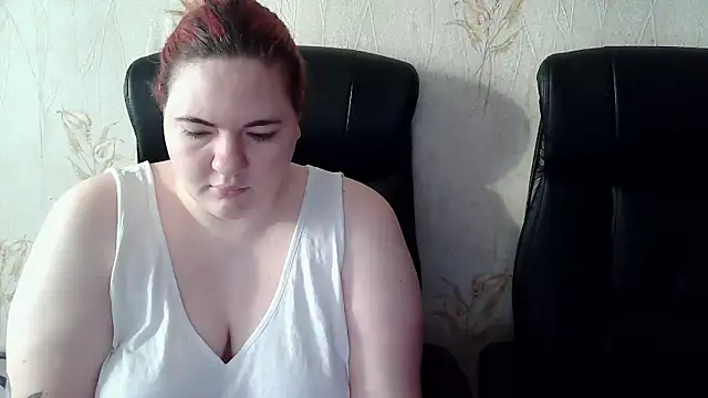 Snapshot of ElviraOreilly chatting on 02-18-26, 06:31 ElviraOreilly online show from 02-18-26, 06:31