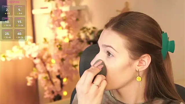 Snapshot of Vanessa__Lui chatting on 02-22-26, 03:54 Vanessa Lui online show from 02-22-26, 03:54