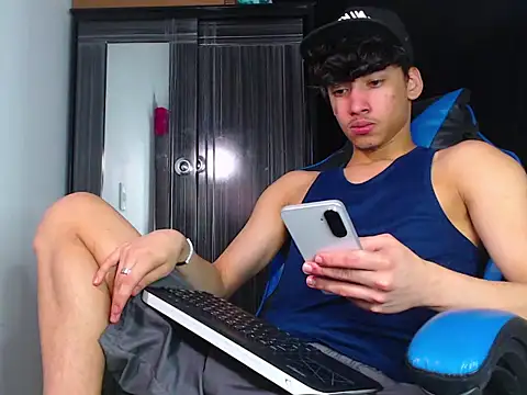 Lyam Russo online show from 02-26-26, 07:02