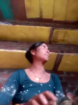 Snapshot of Hot_re83 chatting on 02-18-26, 11:39 Hot re83 online show from 02-18-26, 11:39