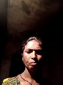 Snapshot of Hot_re83 chatting on 02-21-26, 07:15 Hot re83 online show from 02-21-26, 07:15