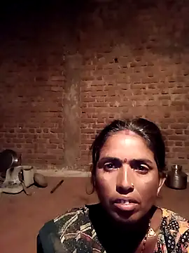 Snapshot of Hot_re83 chatting on 02-25-26, 11:36 Hot re83 online show from 02-25-26, 11:36