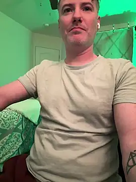 Snapshot of CunningColm chatting on 02-24-26, 03:15 CunningColm online show from 02-24-26, 03:15