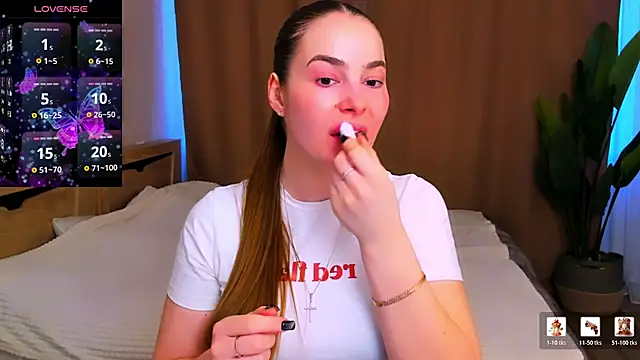 Maddy Wood  online show from 03-15-26, 10:21