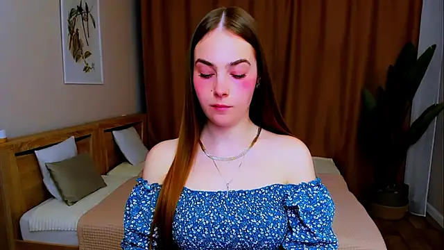 Maddy Wood  online show from 04-11-26, 05:50