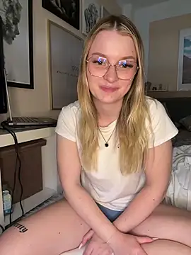 melanieTesss online show from 04-07-26, 11:10