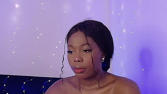 Snapshot of Lunaruiz chatting on 02-24-26, 11:25 Lunaruiz online show from 02-24-26, 11:25