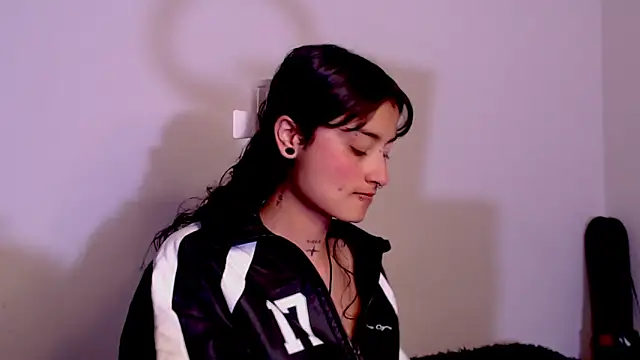 Snapshot of Lili__Clan chatting on 02-24-26, 08:51 Lili Clan online show from 02-24-26, 08:51