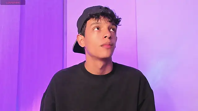 Snapshot of Maxfrost1 chatting on 03-01-26, 10:12 Maxfrost1 online show from 03-01-26, 10:12