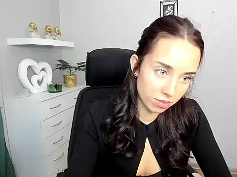 AdeleSolo online show from 02-25-26, 06:45