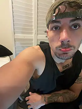 Snapshot of Alejandrosolerxxx chatting on 02-19-26, 01:23 Alejandrosolerxxx online show from 02-19-26, 01:23