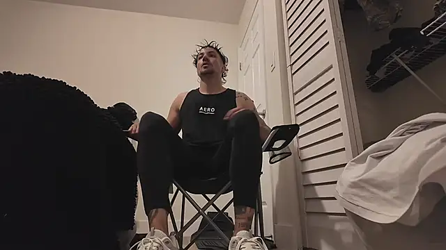 Snapshot of Alejandrosolerxxx chatting on 02-24-26, 01:14 Alejandrosolerxxx online show from 02-24-26, 01:14