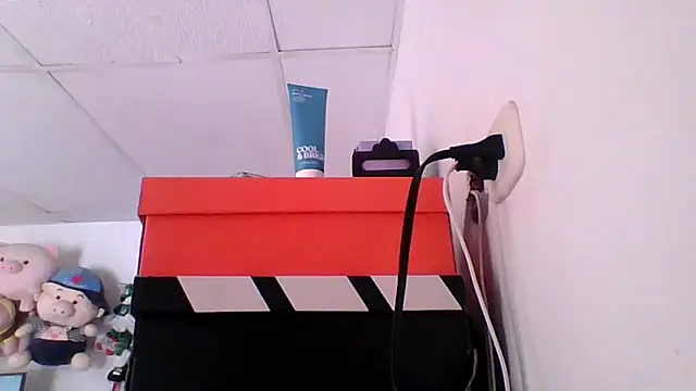 pocahontas hotty online show from 04-17-26, 06:22