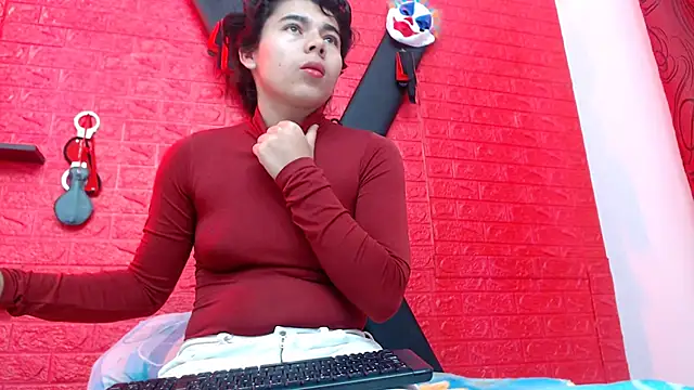 Snapshot of skinnysexy18 chatting on 02-26-26, 01:32 skinnysexy18 online show from 02-26-26, 01:32