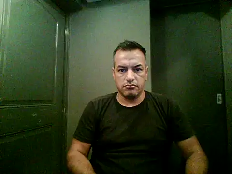 Snapshot of Valenthe26 chatting on 02-19-26, 01:12 Valenthe26 online show from 02-19-26, 01:12