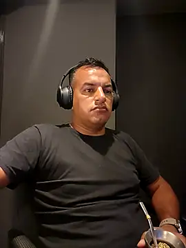 Snapshot of Valenthe26 chatting on 03-03-26, 12:39 Valenthe26 online show from 03-03-26, 12:39