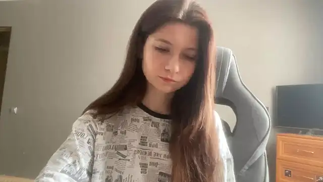 Snapshot of LunnaBliss chatting on 02-20-26, 12:27 LunnaBliss online show from 02-20-26, 12:27