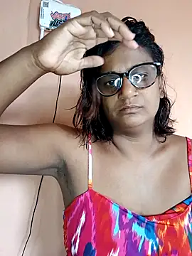 Snapshot of indianstrawberrylips4u chatting on 02-18-26, 05:47 indianstrawberrylips4u online show from 02-18-26, 05:47