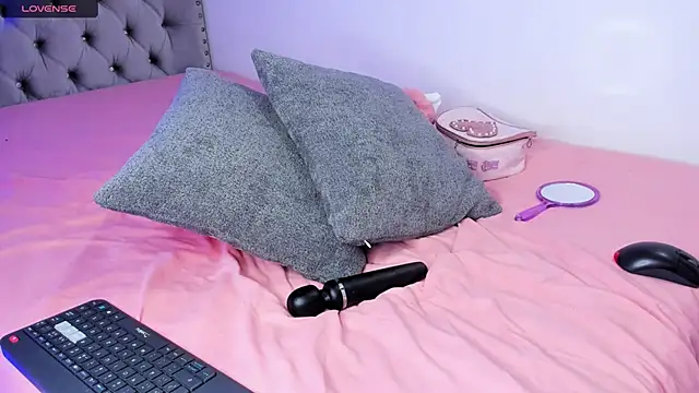 eva cutee  online show from 04-08-26, 10:21