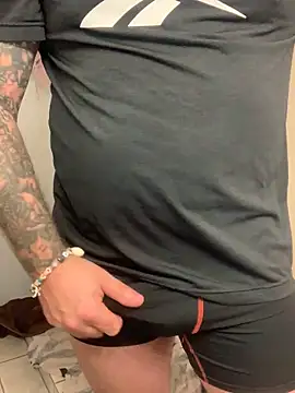 Snapshot of cruising-land chatting on 02-18-26, 01:12 cruising-land online show from 02-18-26, 01:12