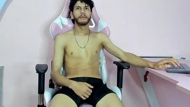 Snapshot of LuckySammer chatting on 02-19-26, 02:46 LuckySammer online show from 02-19-26, 02:46