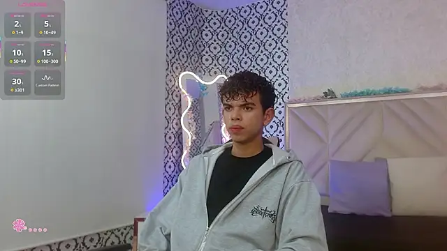 Snapshot of keahi_tay chatting on 02-27-26, 11:54 keahi tay online show from 02-27-26, 11:54